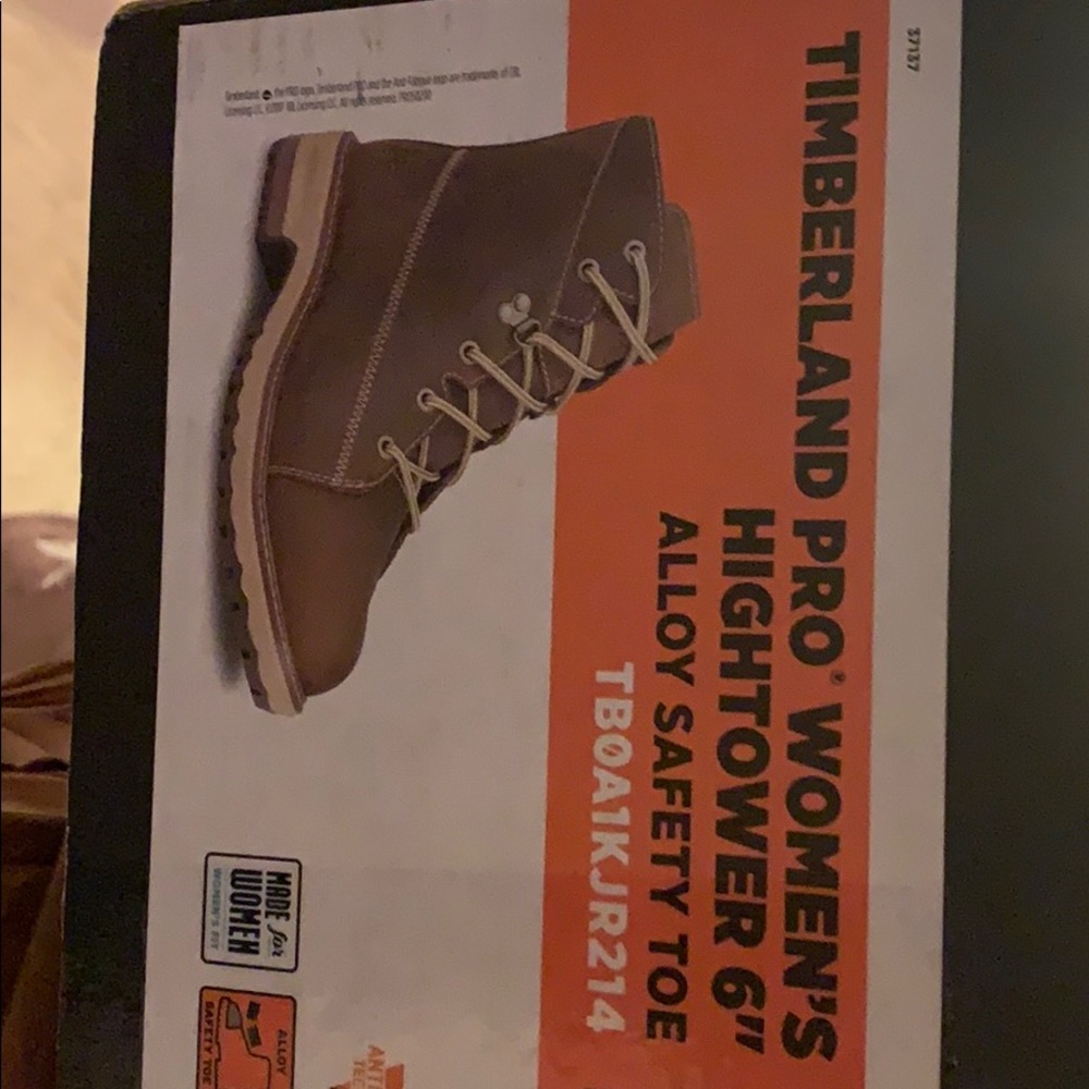 Brand new in a box safety shoes
